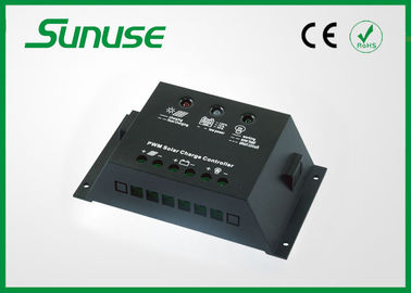 10 USB 항구를 가진 amp 12 볼트 PWM 태양 전지판 책임 관제사